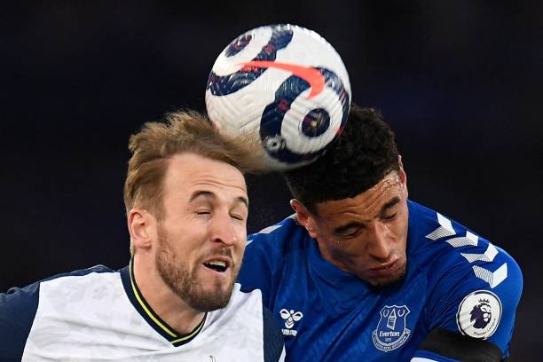 他更进一步 他更进一步